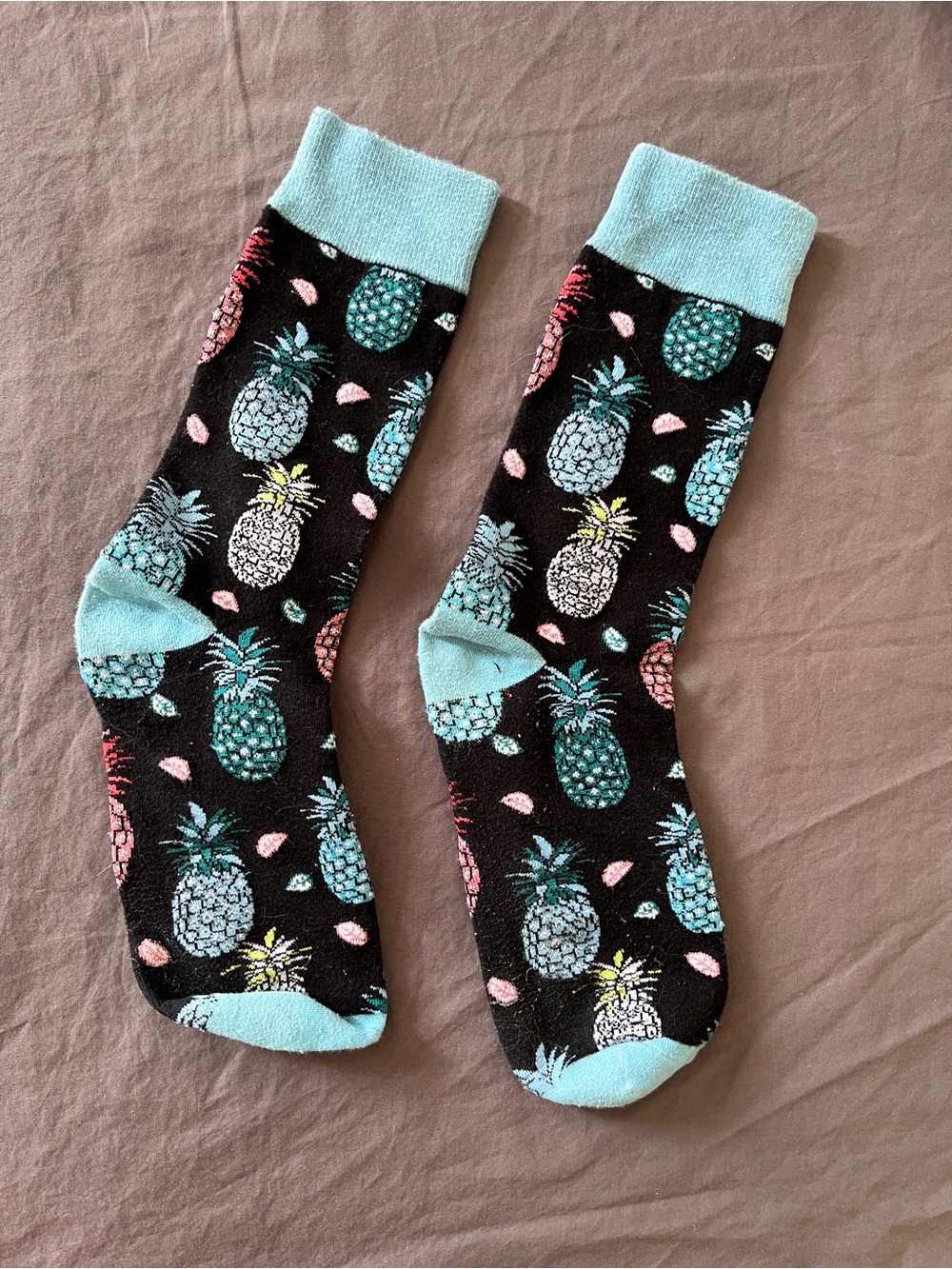 Men's Black Pineapple Pattern Crew Socks with Light Blue Accents